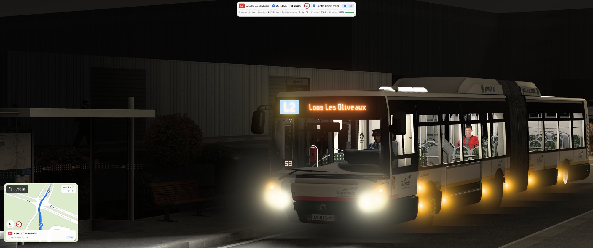 Bus articulé de nuit à l'arrêt, girouette L2 Loos Les Oliveaux, un voyageur à bord