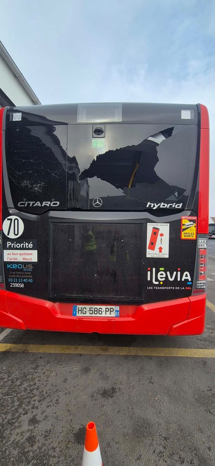 Manifestations lycéennes à Lille : des bus caillassés, un réseau perturbé, et notre position